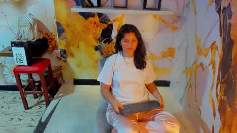 Mia online show from 01-10-26, 07:26