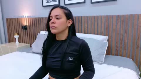 Mia Bellefort online show from 03-22-26, 07:50