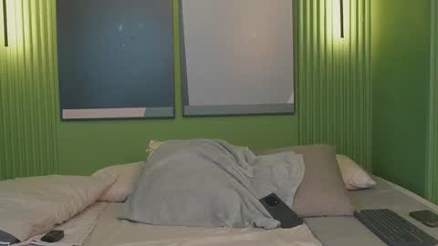 Belmont and Mia online show from 04-18-26, 06:45