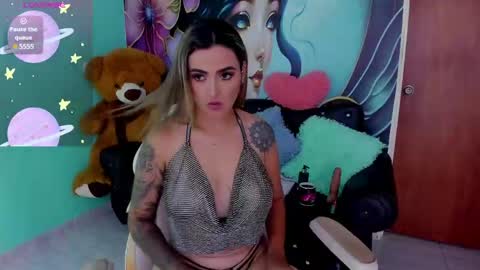 Mia online show from 05-09-26, 07:19