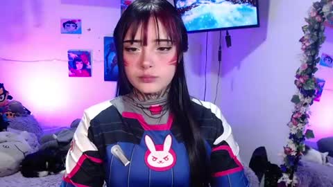 Snapshot of mia_cat05 chatting on 07-19-26, 05:00 Mia online show from 07-19-26, 05:00