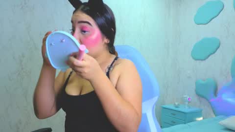 Mia Cuttee online show from 11-25-25, 03:17