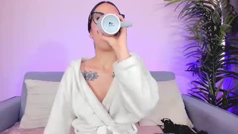 Sarah Luna online show from 07-17-26, 01:40