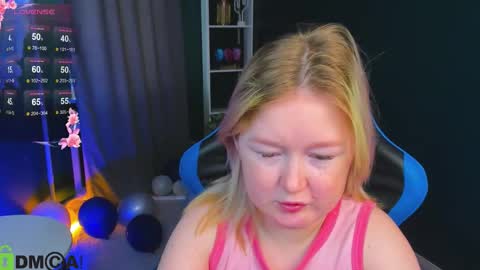 Mia online show from 10-09-25, 08:23