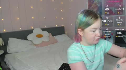 Mia online show from 02-03-26, 02:53