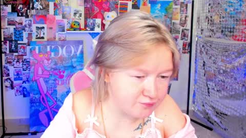 Mia online show from 03-29-26, 02:44