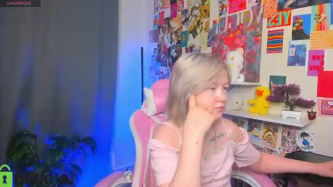 Mia online show from 04-19-26, 02:22