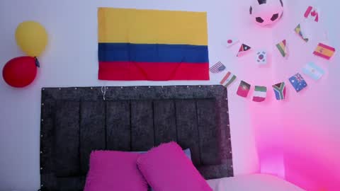 Snapshot of mia_foox12 chatting on 06-28-26, 11:27 FERNANDA online show from 06-28-26, 11:27