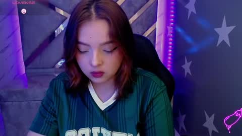 Snapshot of mia_foster_t chatting on 05-10-26, 01:16 Mia online show from 05-10-26, 01:16