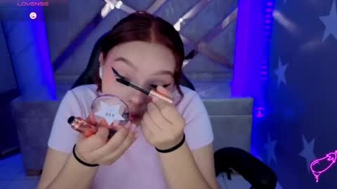 Snapshot of mia_foster_t chatting on 05-20-26, 01:17 Mia online show from 05-20-26, 01:17