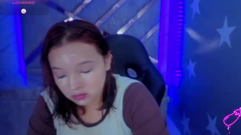 Snapshot of mia_foster_t chatting on 06-07-26, 01:04 Mia online show from 06-07-26, 01:04