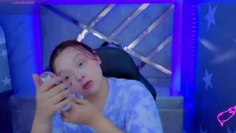 Snapshot of mia_foster_t chatting on 06-08-26, 01:11 Mia online show from 06-08-26, 01:11