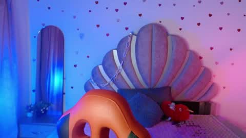 mia online show from 04-04-26, 11:57