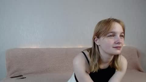 Mia online show from 01-15-26, 01:26