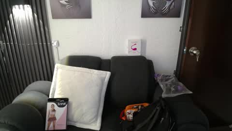 mia_garcia28 online show from 09-30-25, 07:30