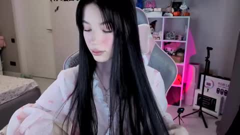 MIA HELP ME REACH 100 LIKES online show from 11-17-25, 03:07