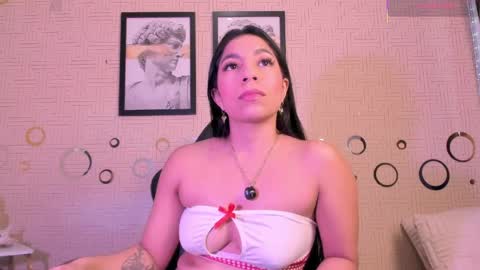 Mia online show from 06-03-26, 02:33