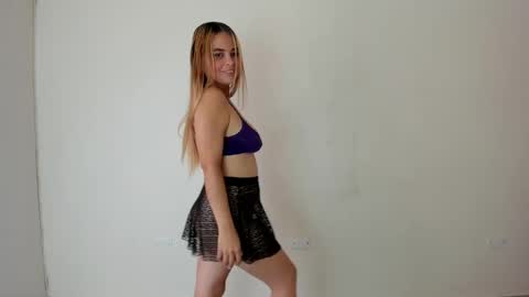 Snapshot of mia_hansper chatting on 01-16-25, 11:27 Mia online show from 01-16-25, 11:27