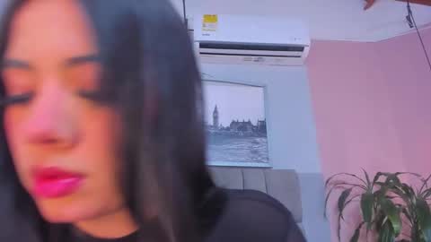 Mia online show from 12-20-25, 10:17