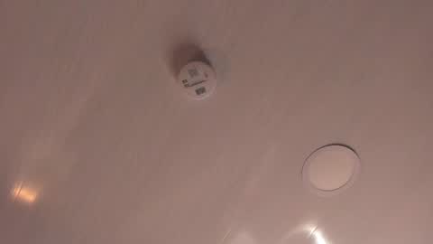 Mia online show from 04-11-26, 03:00