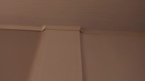 Mia online show from 04-12-26, 01:21