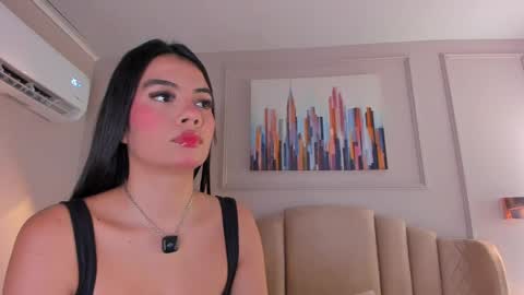 Snapshot of mia_kisses2 chatting on 05-17-26, 05:05 Mia online show from 05-17-26, 05:05
