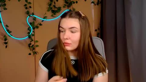 mia_lemm online show from 05-06-26, 06:30