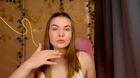 mia_lemm online show from 05-19-26, 06:42