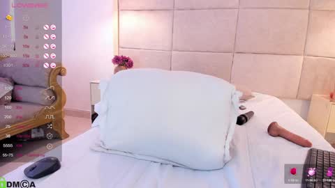 Snapshot of mia_lourence chatting on 02-06-25, 09:49 Mia online show from 02-06-25, 09:49