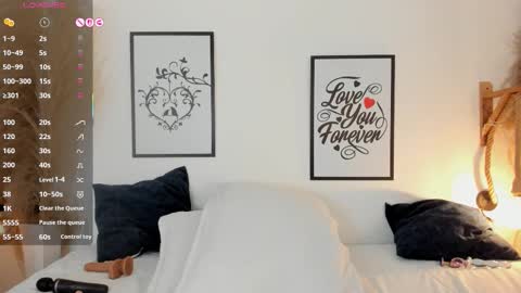 Snapshot of mia_lourence chatting on 10-22-25, 01:22 Mia online show from 10-22-25, 01:22