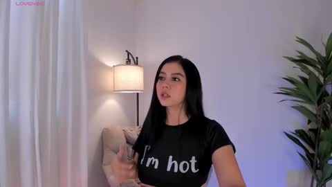 MIA LOVE   online show from 10-20-25, 01:22