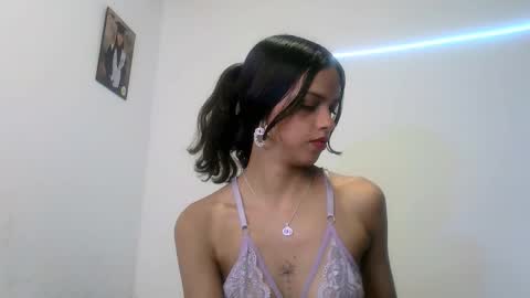 mia lucy 21 online show from 11-10-25, 07:46