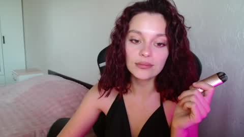 mia_luiza online show from 06-17-26, 09:45