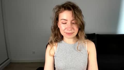 Mia online show from 04-12-26, 01:27