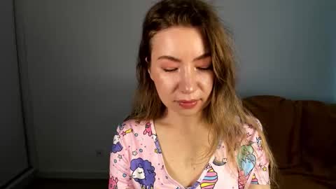 Mia online show from 05-01-26, 06:29