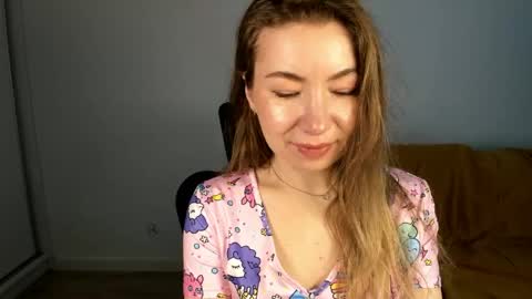 Mia online show from 05-22-26, 06:31