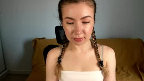 Mia online show from 06-28-26, 01:17