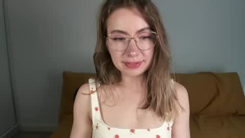 Mia online show from 07-19-26, 01:15