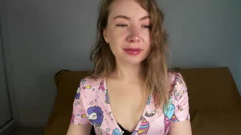 Mia online show from 07-22-26, 06:27