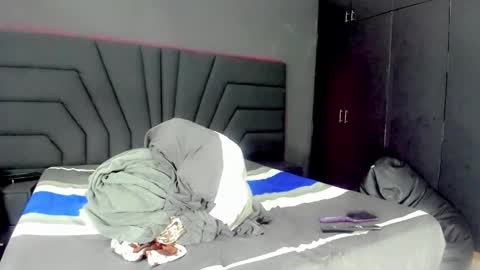 Mia3 online show from 12-17-25, 02:39