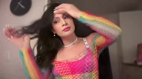 Snapshot of mia_mattel chatting on 12-14-24, 02:21          333 online show from 12-14-24, 02:21