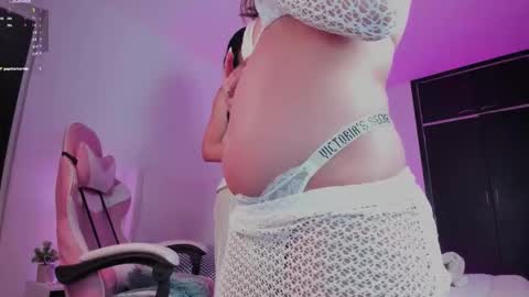 Snapshot of mia_mattel chatting on 10-20-25, 06:47          333 online show from 10-20-25, 06:47