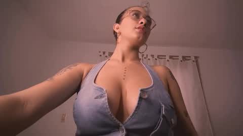 mia independent model online show from 12-21-25, 02:13