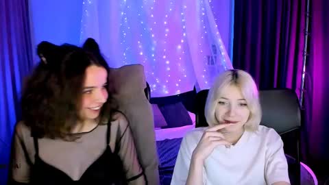 mia_mooon_ online show from 05-19-26, 06:58