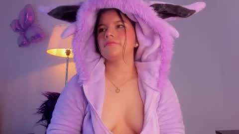 Snapshot of mia_moralez chatting on 05-04-26, 12:45 MIA online show from 05-04-26, 12:45