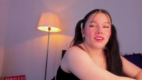 Snapshot of mia_moralez chatting on 05-19-26, 12:55 MIA online show from 05-19-26, 12:55