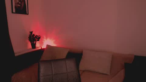 Snapshot of mia_muuur chatting on 07-28-26, 04:39 Mia online show from 07-28-26, 04:39