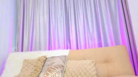 Mia online show from 03-31-26, 12:16