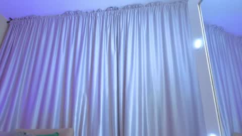 Mia online show from 04-13-26, 12:32