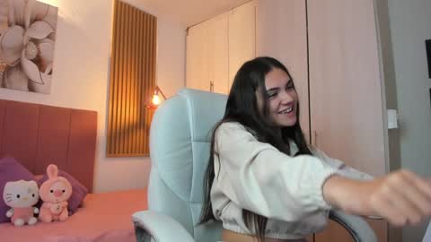 Mia Nevaeh - follow me online show from 02-01-25, 09:40